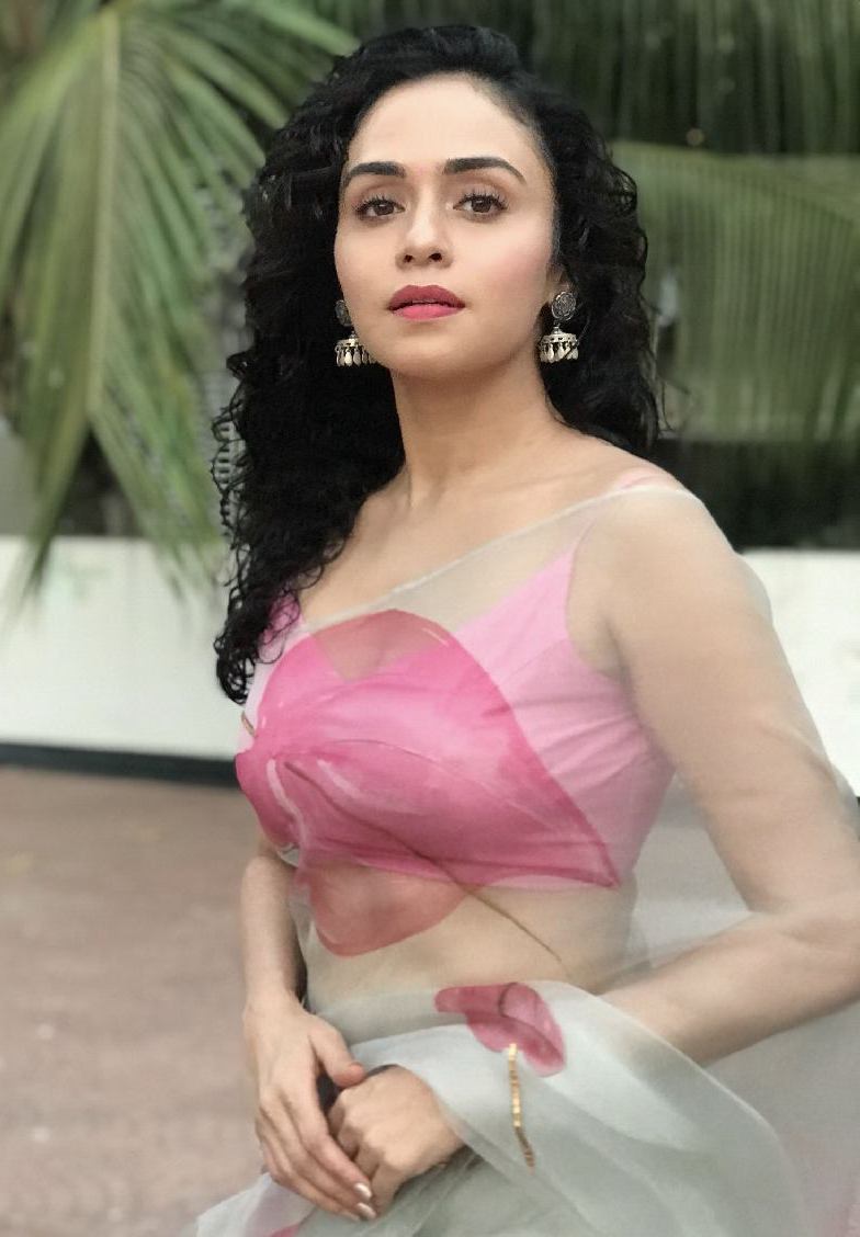 AmrutaKhanvilkar, Indian, Dancer, Bollywood, Actress