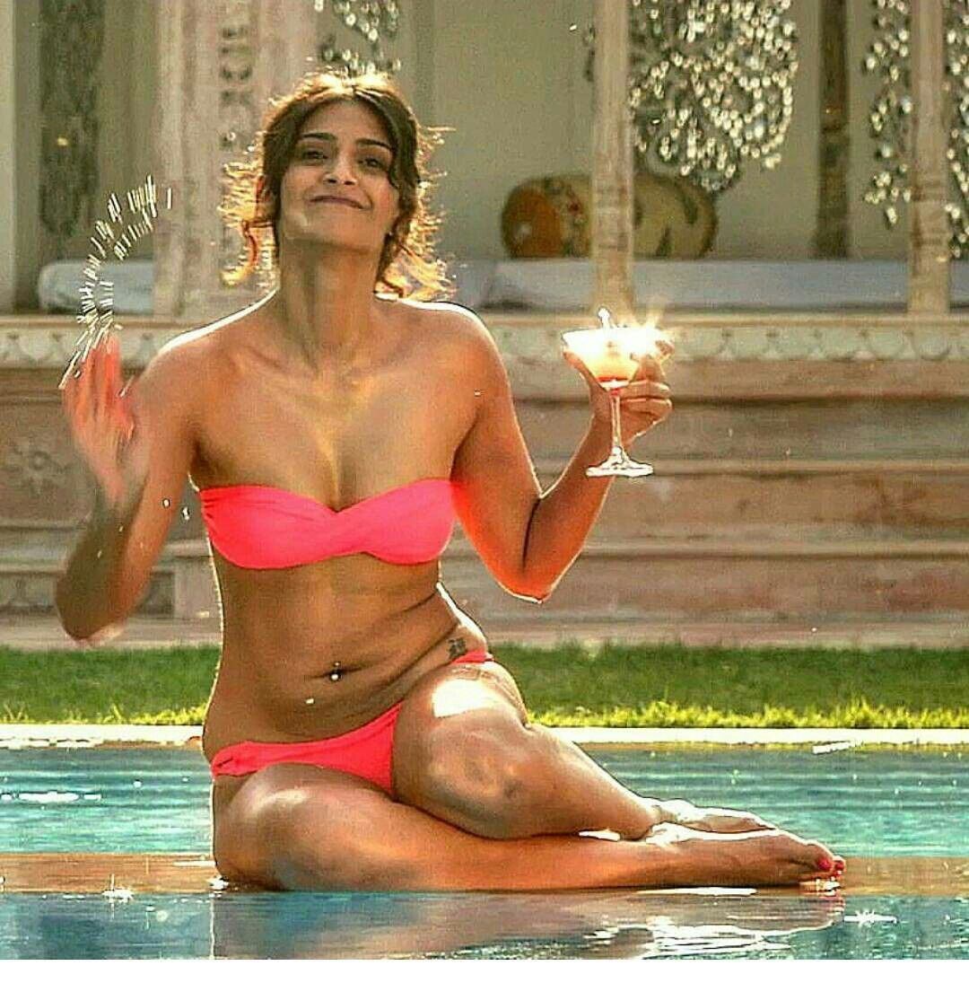 SonamKapoor, Bollywood, Actress, Hot, Bikini